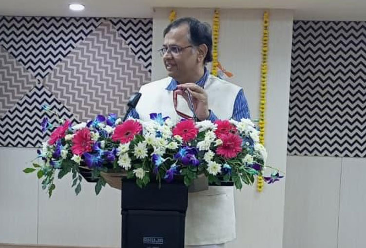 महानियंत्रक महोदय द्वारा हिंदी पखवाड़ा के समापन समारोह पर संबोधन